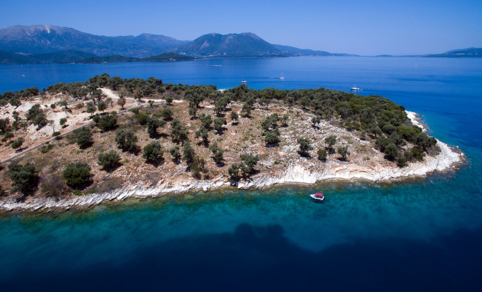 villas, Meganisi, Lefkada, by the sea summer house, pool, private beach